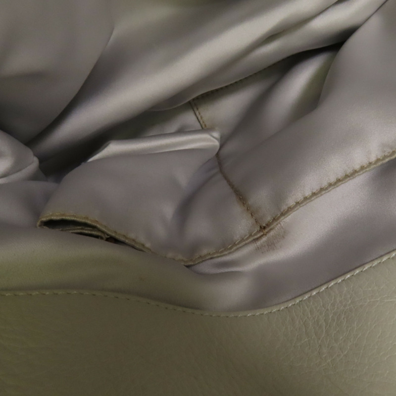 CHANEL 皮革Chain Shoulder銀扣肩背袋-16