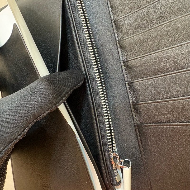 MCM 黑色對開中長夾/護照夾-5