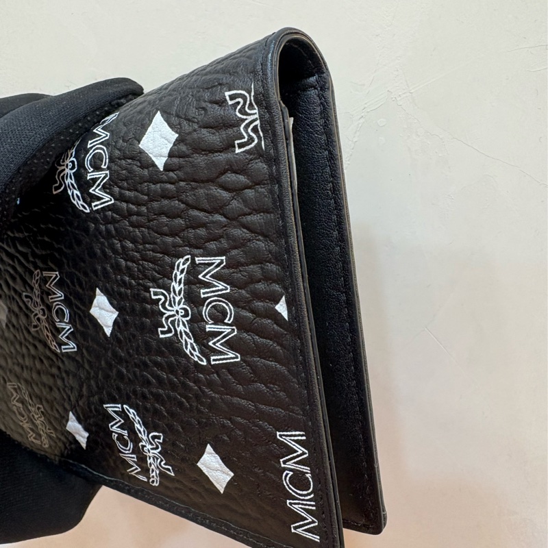 MCM 黑色對開中長夾/護照夾-6