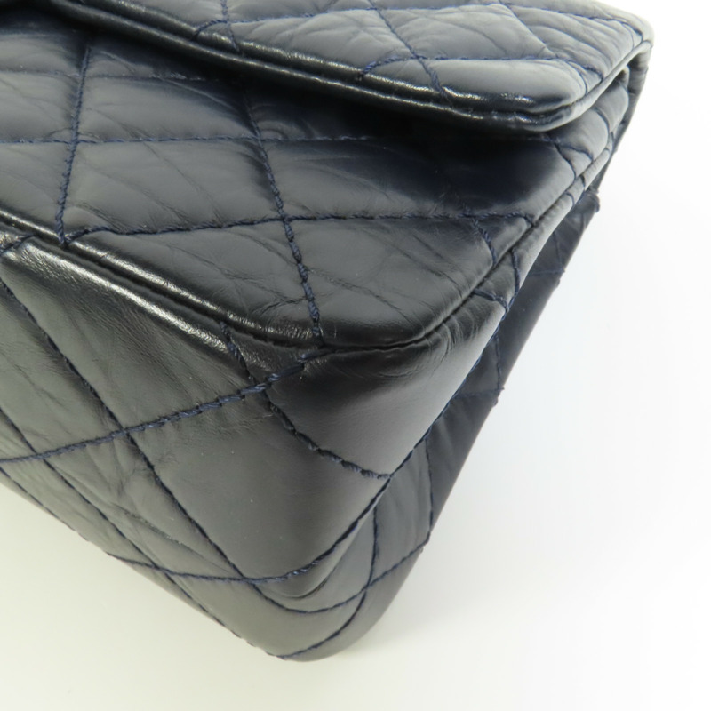 CHANEL 牛皮皮革2.55 Medium鏈帶肩背袋-11