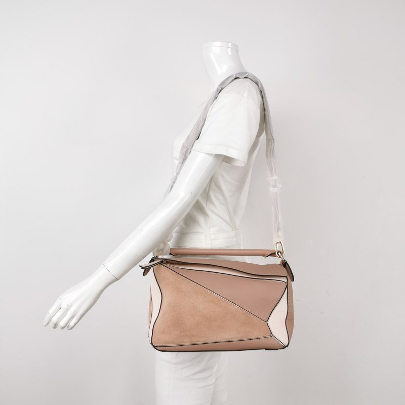 Loewe Puzzle中號牛皮翻毛皮拼色幾何線條單肩包-1