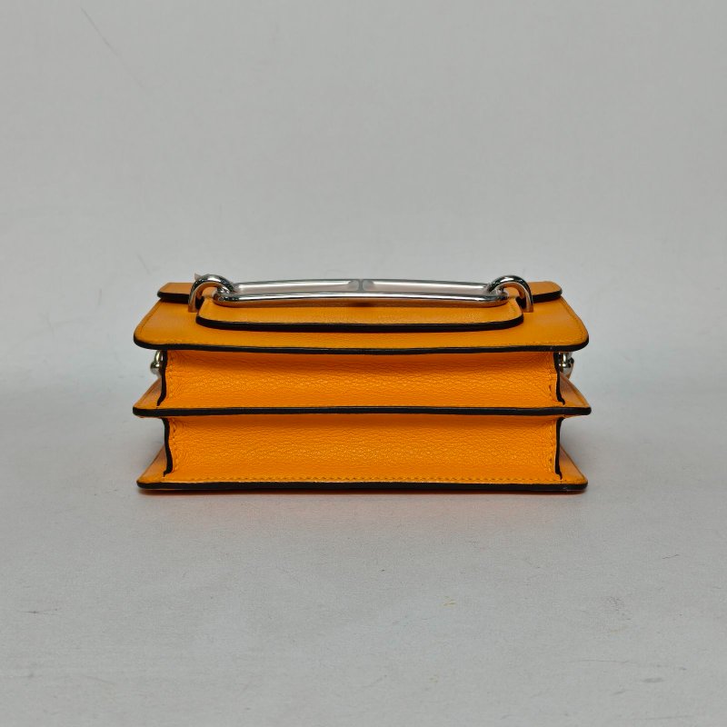 HERMES Roulis豬鼻子199V太陽黃EC皮A刻銀扣肩背包-4