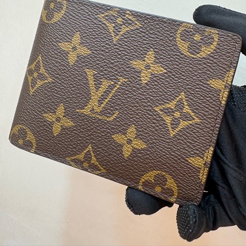 LV 全新對開交叉老花短夾