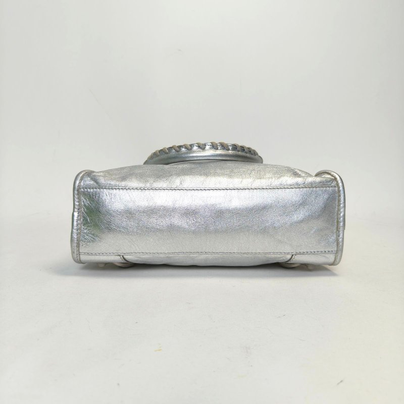 BALENCIAGA CityMini24機車包銀色羊皮銀扣肩背包-4