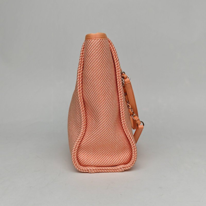 CHANEL 沙灘包購物包小號橘色帆布30開銀扣肩背包-3