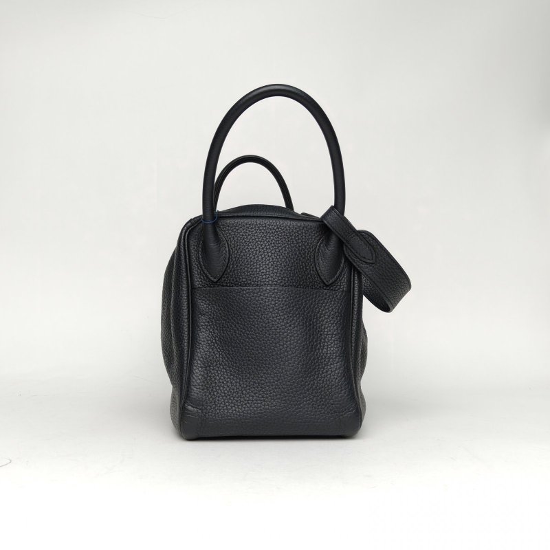 HERMES Lindy3089黑色TC皮X刻銀扣肩背包-3