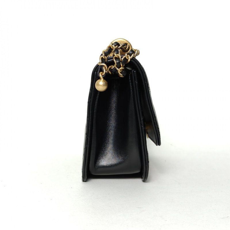 CHANEL 21ACF口蓋包19黑色牛皮晶片開金扣雙金珠皮穿鏈肩背包-1