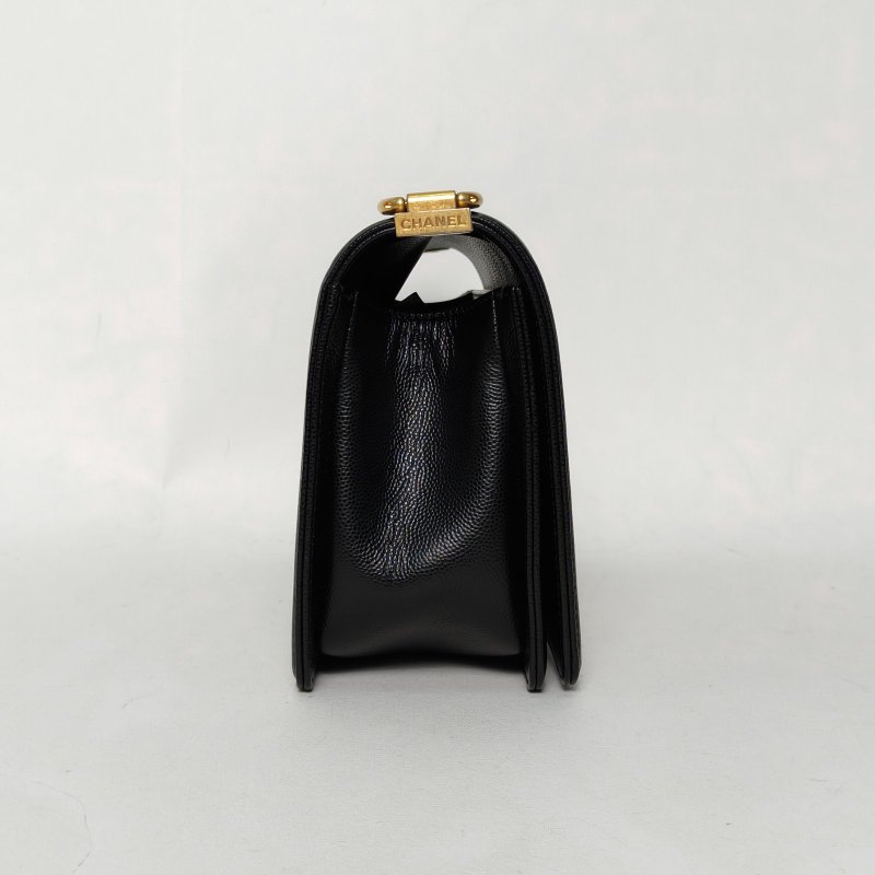 CHANEL Leboy中號25黑色荔枝牛皮29開金扣菱格紋肩背包-1