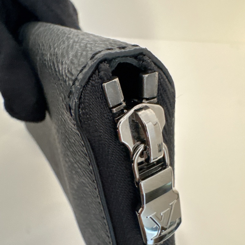 LV M11611 晶片款 黑老花Eclipse拉鍊長夾-18