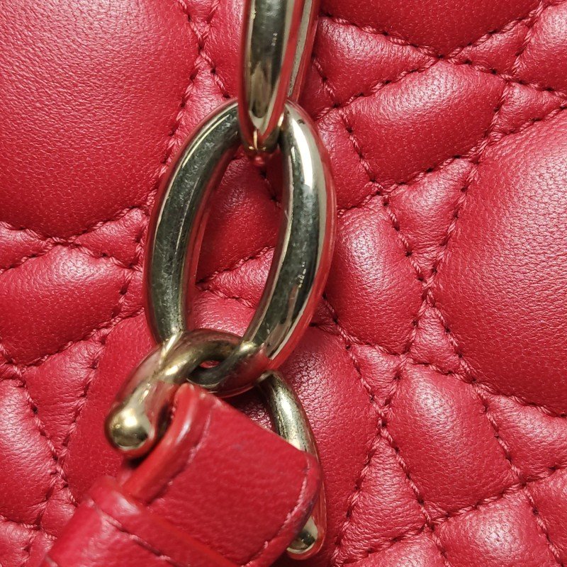 Dior Soft羊皮純色藤格紋字母吊飾單肩包-14