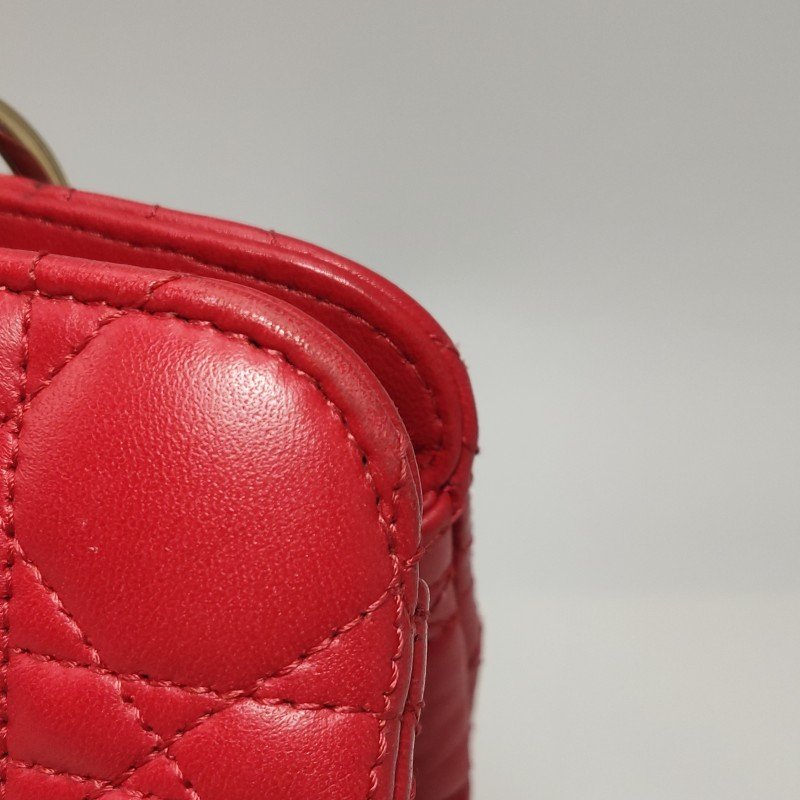 Dior Soft羊皮純色藤格紋字母吊飾單肩包-16