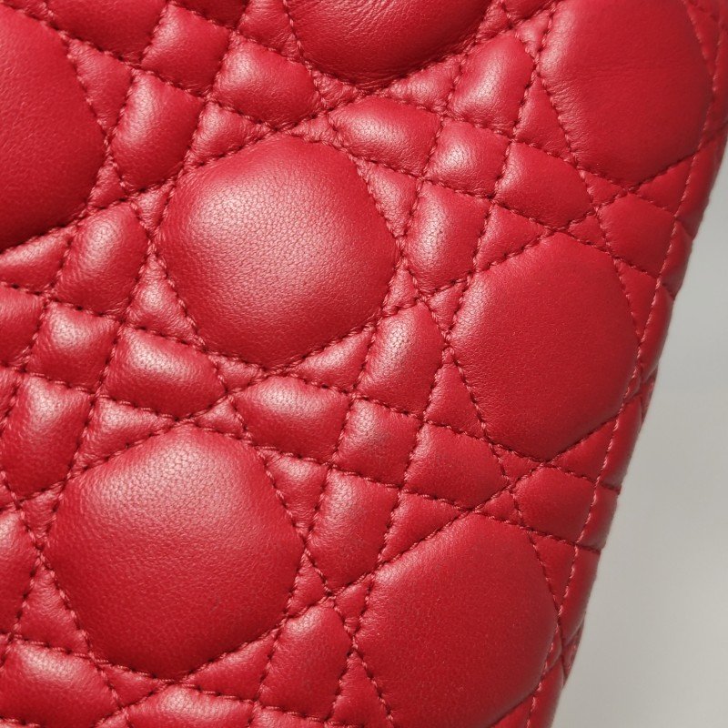 Dior Soft羊皮純色藤格紋字母吊飾單肩包-19