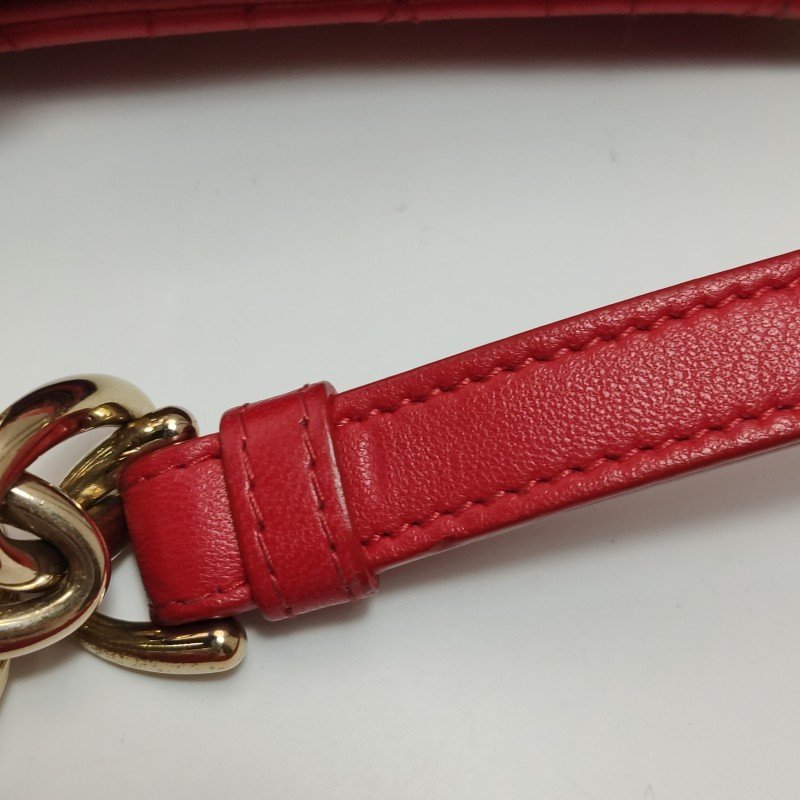 Dior Soft羊皮純色藤格紋字母吊飾單肩包-21