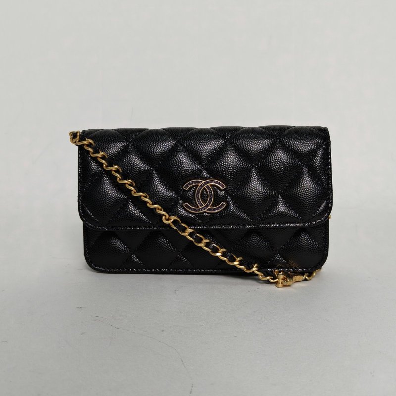 CHANEL 黑色荔枝牛皮鐳射標金扣24CCF口蓋包WOC17旱冰鞋徽章皮穿鏈肩背包-0