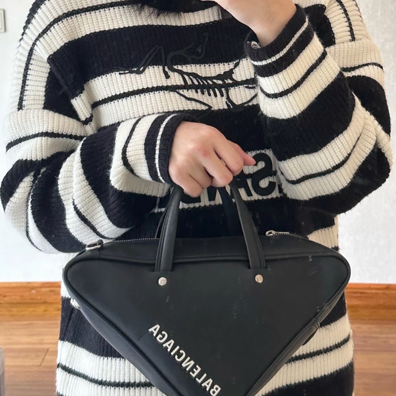 🌷Balenciaga 巴黎世家三角手提包協背包｜經典花紋✦fufu style 精品✦ 氣質款｜-4
