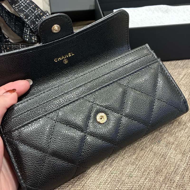 誰在找👀熱騰騰 香奈兒Chanel經典荔枝皮中夾 扣式 黑色小皮件 🇹🇼-2