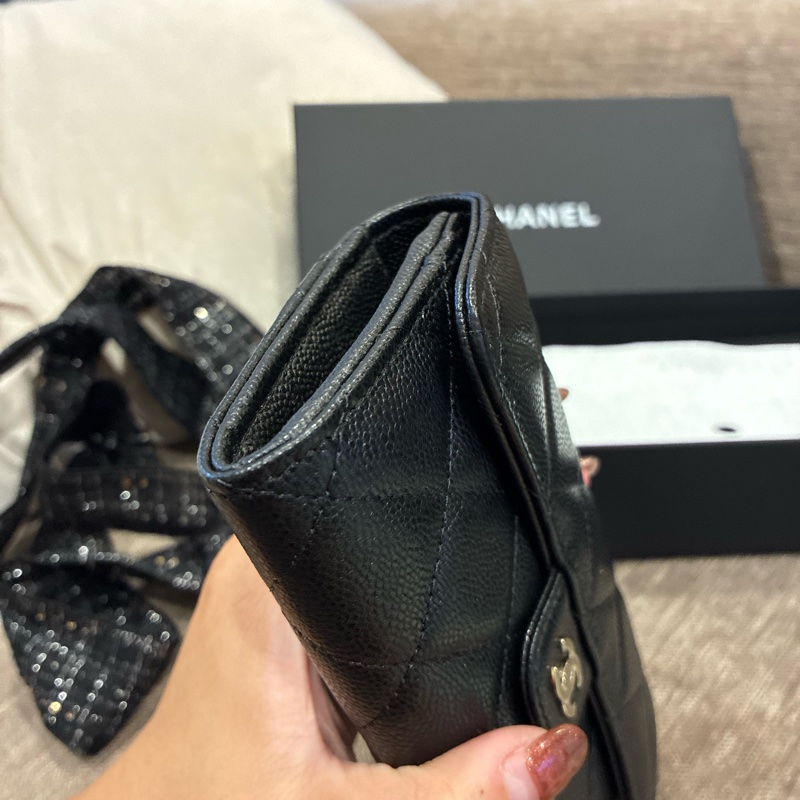 誰在找👀熱騰騰 香奈兒Chanel經典荔枝皮中夾 扣式 黑色小皮件 🇹🇼-4