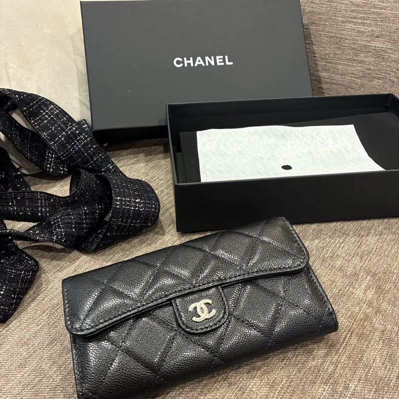 誰在找👀熱騰騰 香奈兒Chanel經典荔枝皮中夾 扣式 黑色小皮件 🇹🇼-10