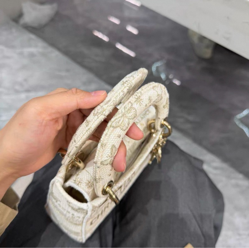 Dior Lady Dior刺繡蝴蝶包-4