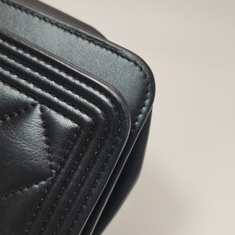 Chanel Boy Bag牛皮菱格絎縫方形雙C鎖扣斜挎包-16