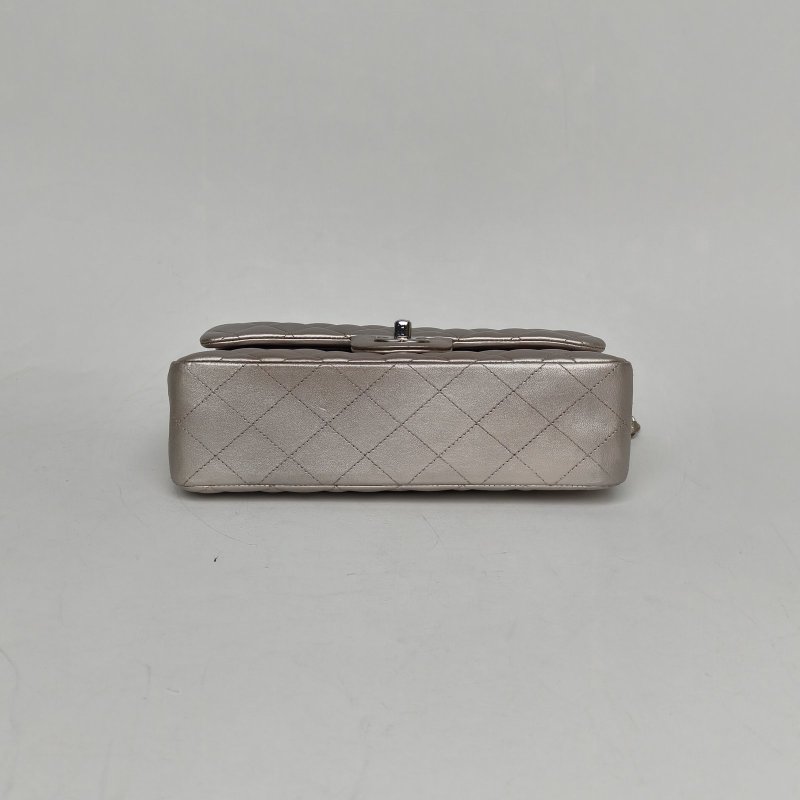 CHANEL CF口蓋包小號23珠光粉羊皮24開銀扣菱格紋肩背包-4