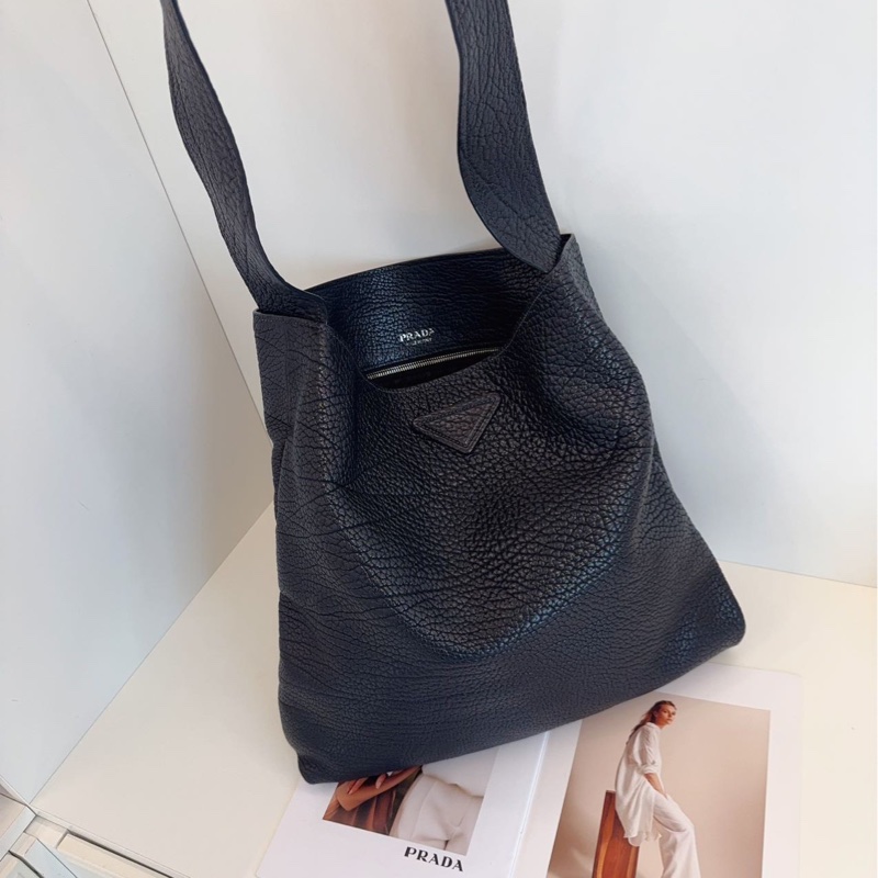 【99新🆕】Prada 秀款黑武士🥷Threesis Bag全黑全皮徽標僧侶包  單肩包-0