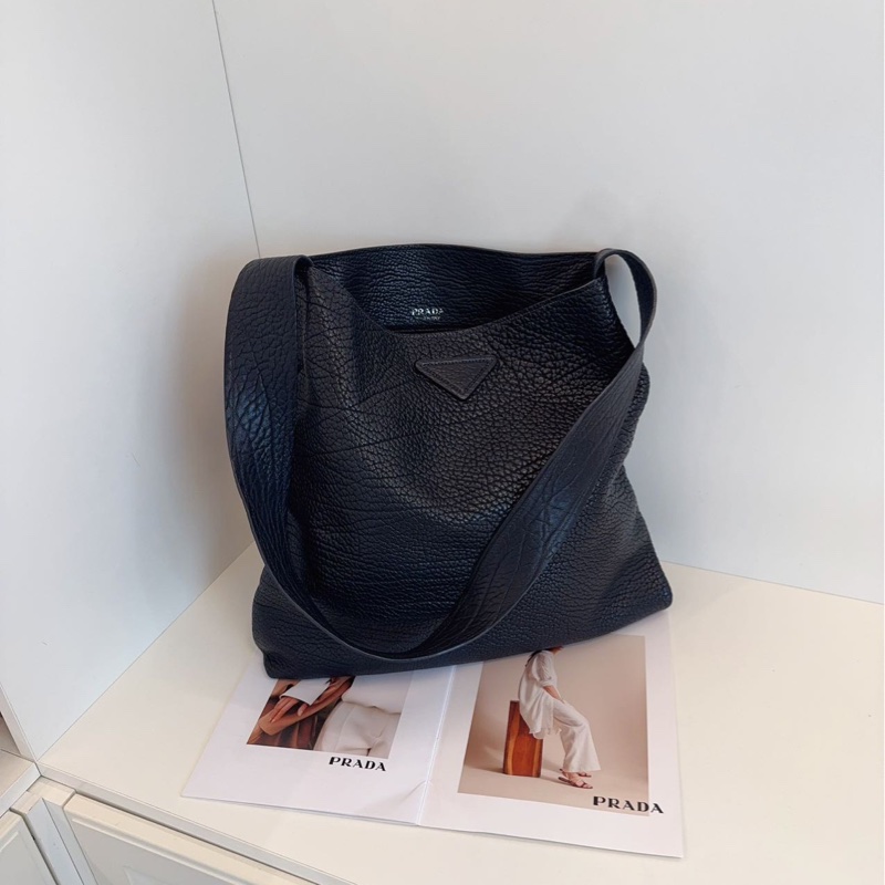 【99新🆕】Prada 秀款黑武士🥷Threesis Bag全黑全皮徽標僧侶包  單肩包-1