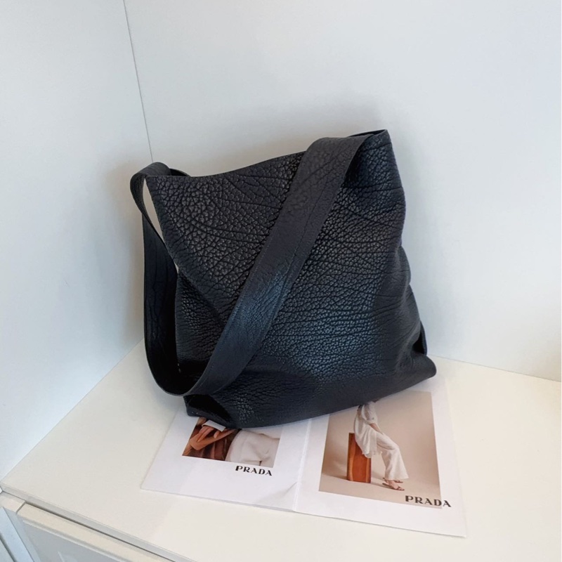 【99新🆕】Prada 秀款黑武士🥷Threesis Bag全黑全皮徽標僧侶包  單肩包-2