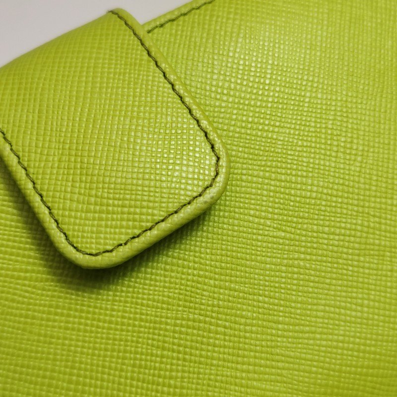 Prada牛皮純色字母Logo錢包-13