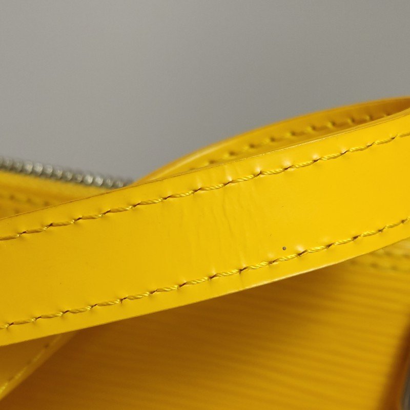 Louis Vuitton(LV)Alma小號牛皮水波紋貝殼包斜挎包-16