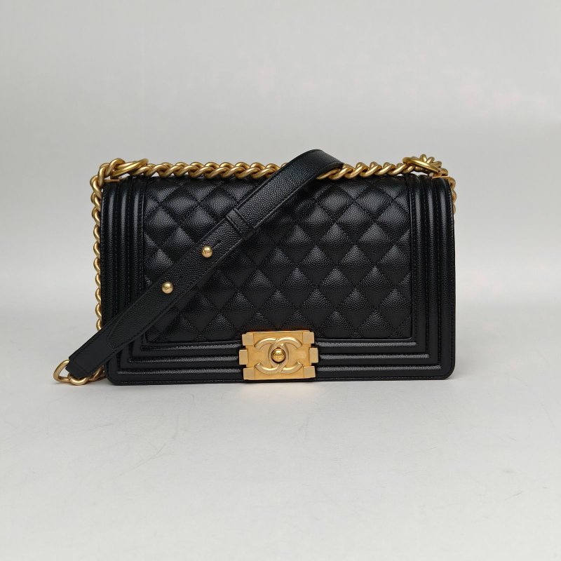 CHANEL Leboy中號25黑色荔枝牛皮晶片開金扣菱格紋肩背包-0