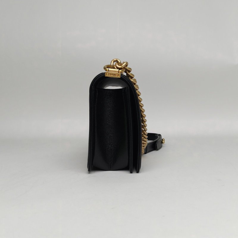 CHANEL Leboy中號25黑色荔枝牛皮晶片開金扣菱格紋肩背包-3