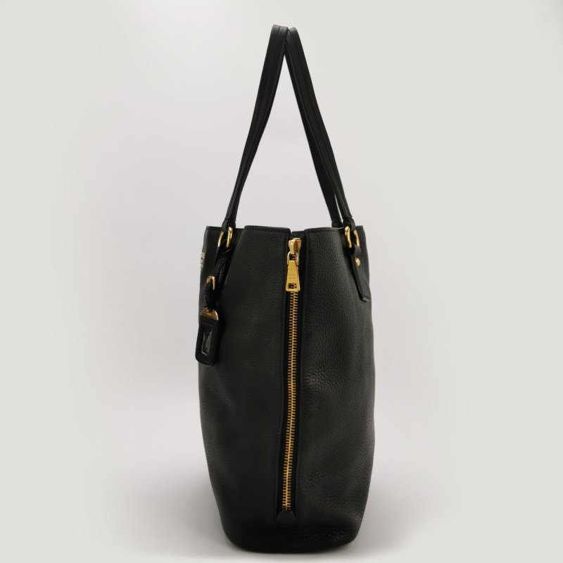 Prada牛皮純色字母Logo單肩包-2