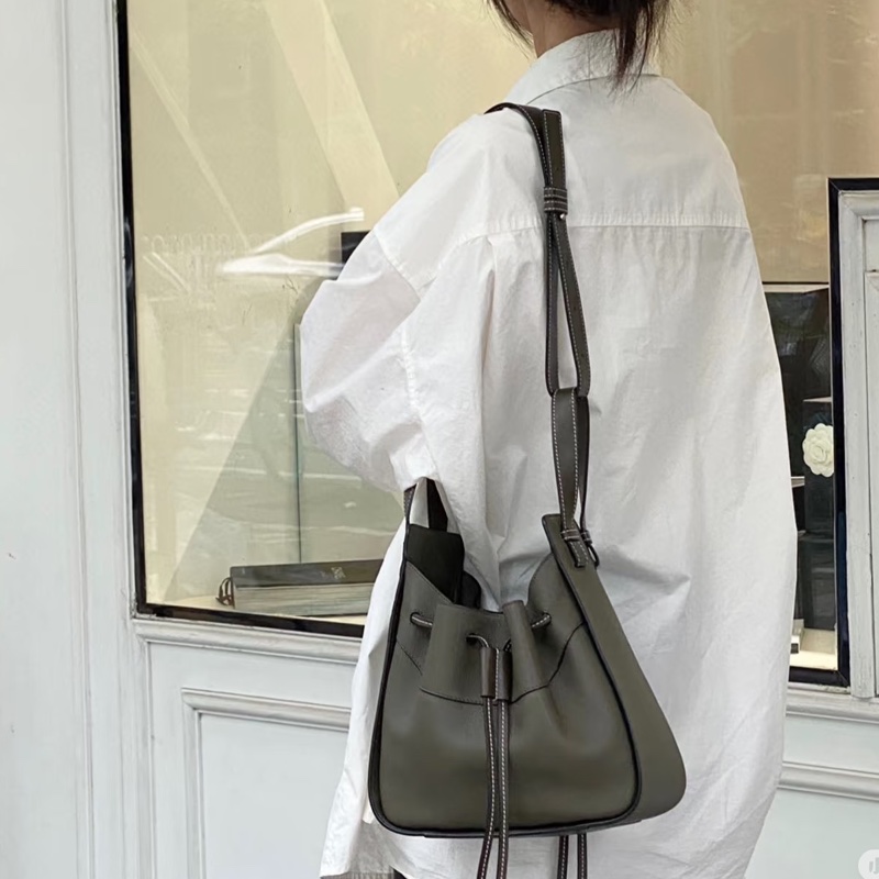 #專櫃1️⃣5️⃣萬 #全牛皮 Loewe吊床包小號 #絕版稀有色釋出 #僅一顆超甜💰-2