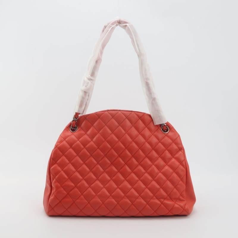 Chanel Mademoiselle 牛皮純色菱格絎縫曲線造型單肩包-4