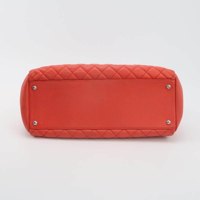 Chanel Mademoiselle 牛皮純色菱格絎縫曲線造型單肩包-5