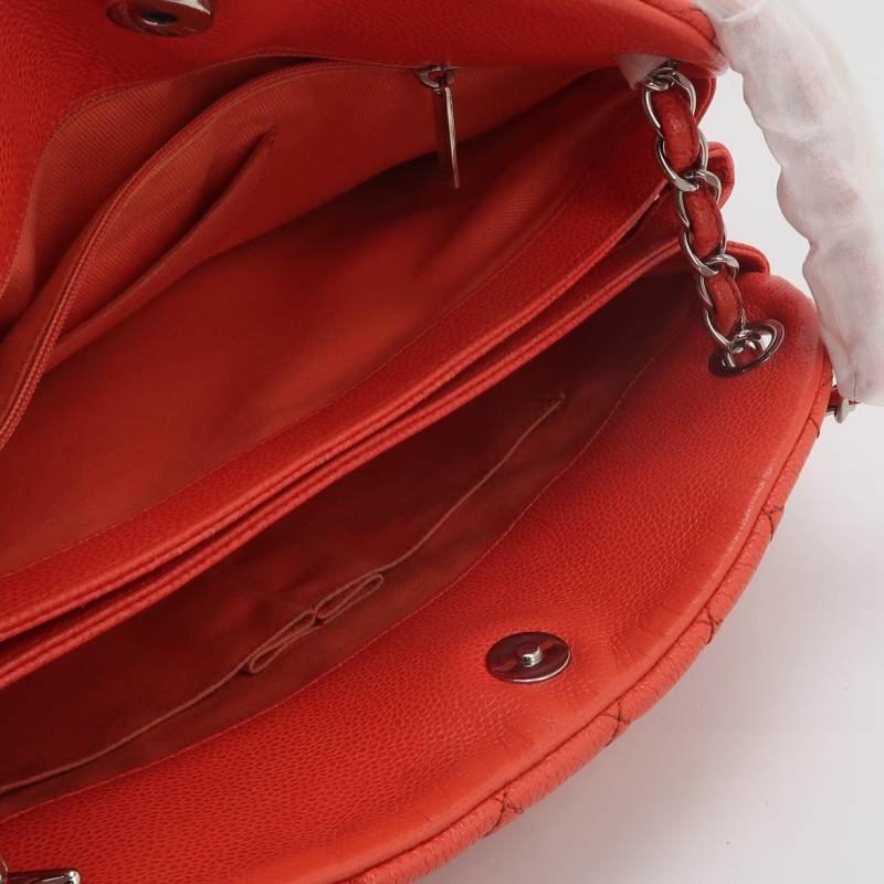 Chanel Mademoiselle 牛皮純色菱格絎縫曲線造型單肩包-6