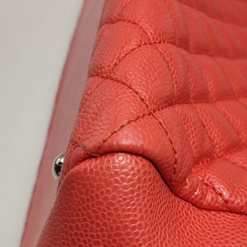 Chanel Mademoiselle 牛皮純色菱格絎縫曲線造型單肩包-15