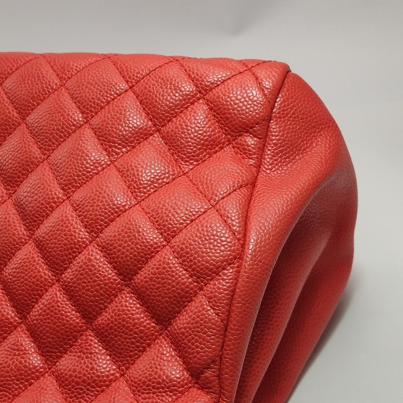 Chanel Mademoiselle 牛皮純色菱格絎縫曲線造型單肩包-22