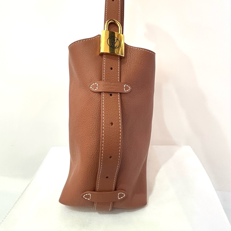 LV 琥珀色牛皮Low Key Hobo PM-2