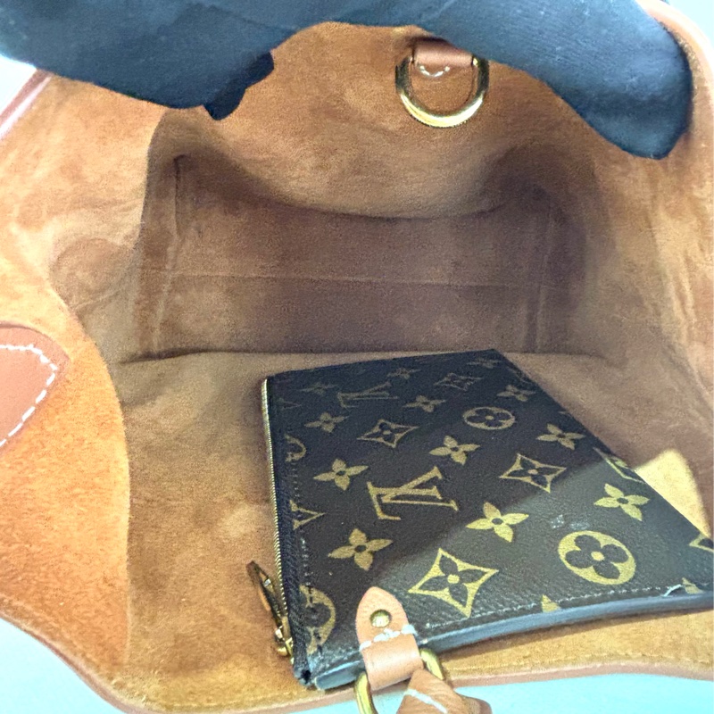 LV 琥珀色牛皮Low Key Hobo PM-7