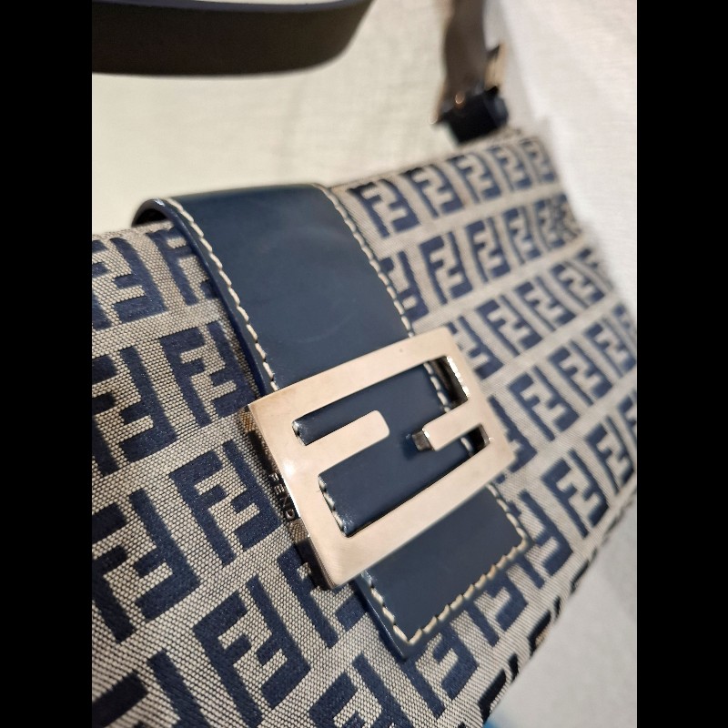 Vintage FENDI 海軍藍緹花布面料銀釦肩背包-5