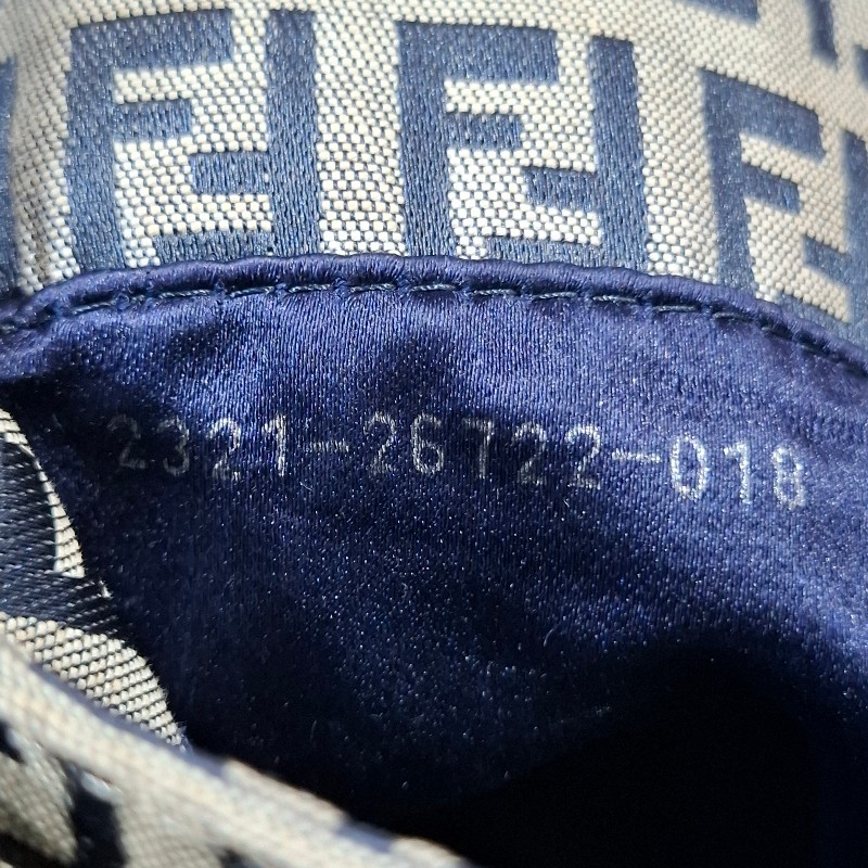 Vintage FENDI 海軍藍緹花布面料銀釦肩背包-8