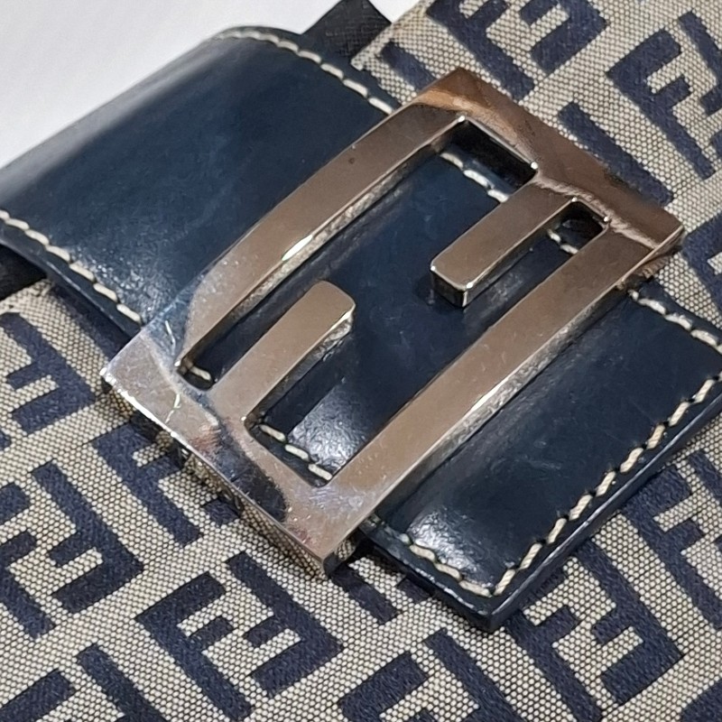 Vintage FENDI 海軍藍緹花布面料銀釦肩背包-33