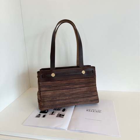 【98新🆕】Hermes 絕版✨羊切皮橫版Herbag 深棕大地色🪵銀扣 單肩包
