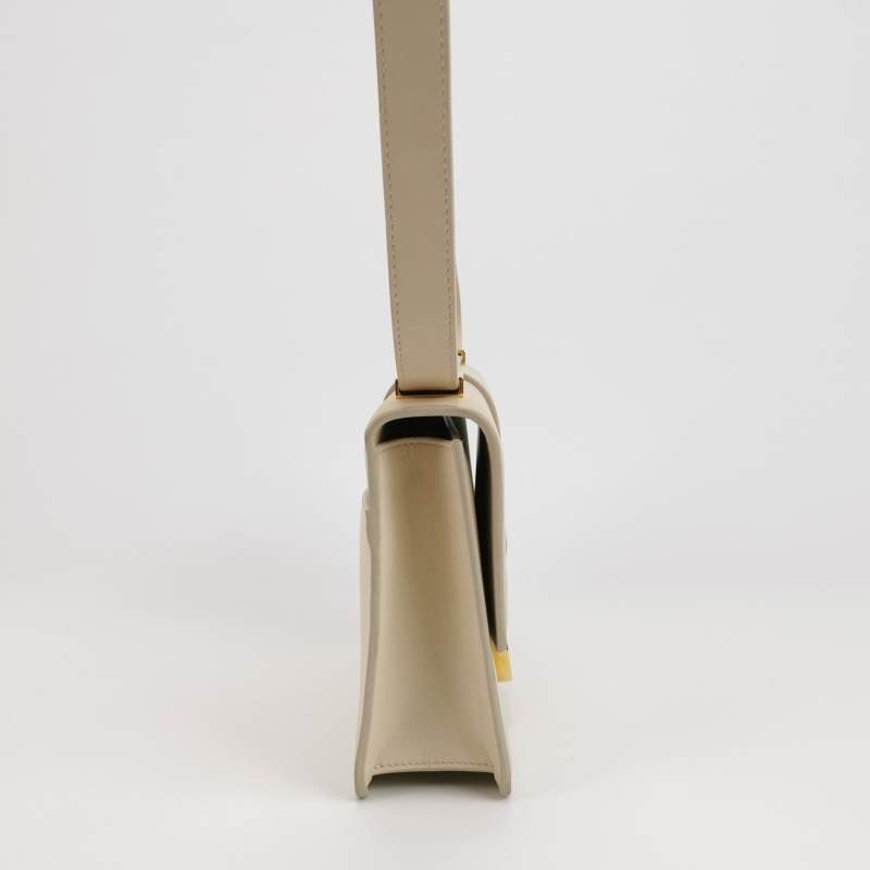 Dior 30 Montaigne 蒙田包小號牛皮純色CD標誌斜挎包-3