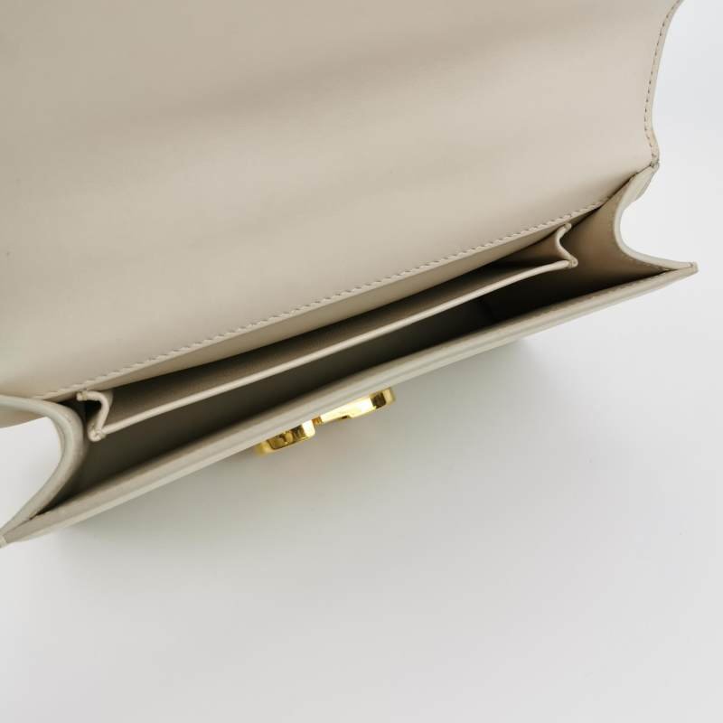 Dior 30 Montaigne 蒙田包小號牛皮純色CD標誌斜挎包-6