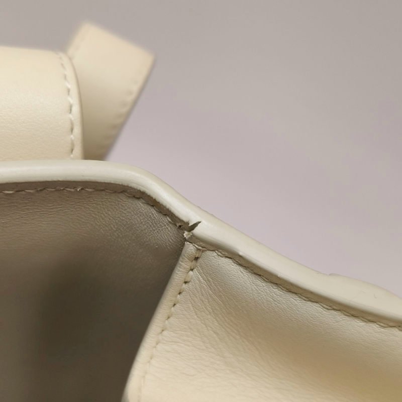 Dior 30 Montaigne 蒙田包小號牛皮純色CD標誌斜挎包-21