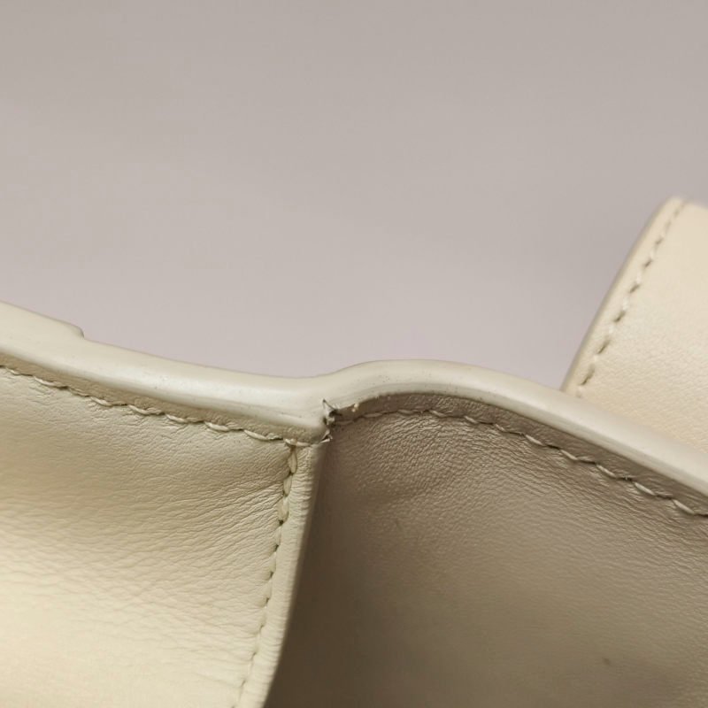 Dior 30 Montaigne 蒙田包小號牛皮純色CD標誌斜挎包-22