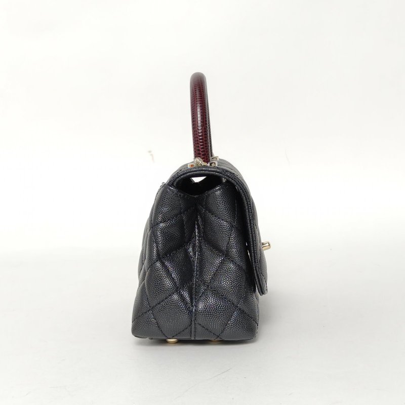 CHANEL CocoHandleMini19黑色荔枝牛皮晶片開淺金扣蜥蜴壓紋手柄肩背包-3